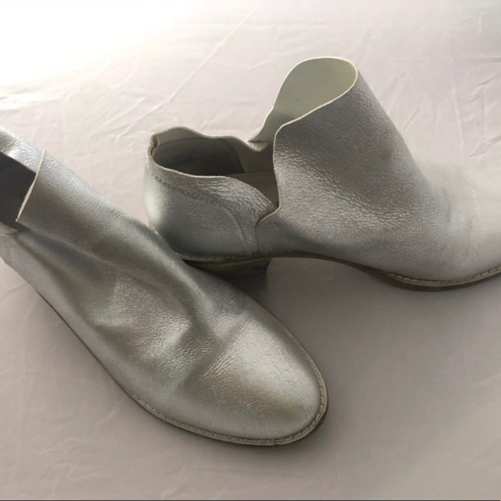 Leather Silver Ankle Boot. - image 6